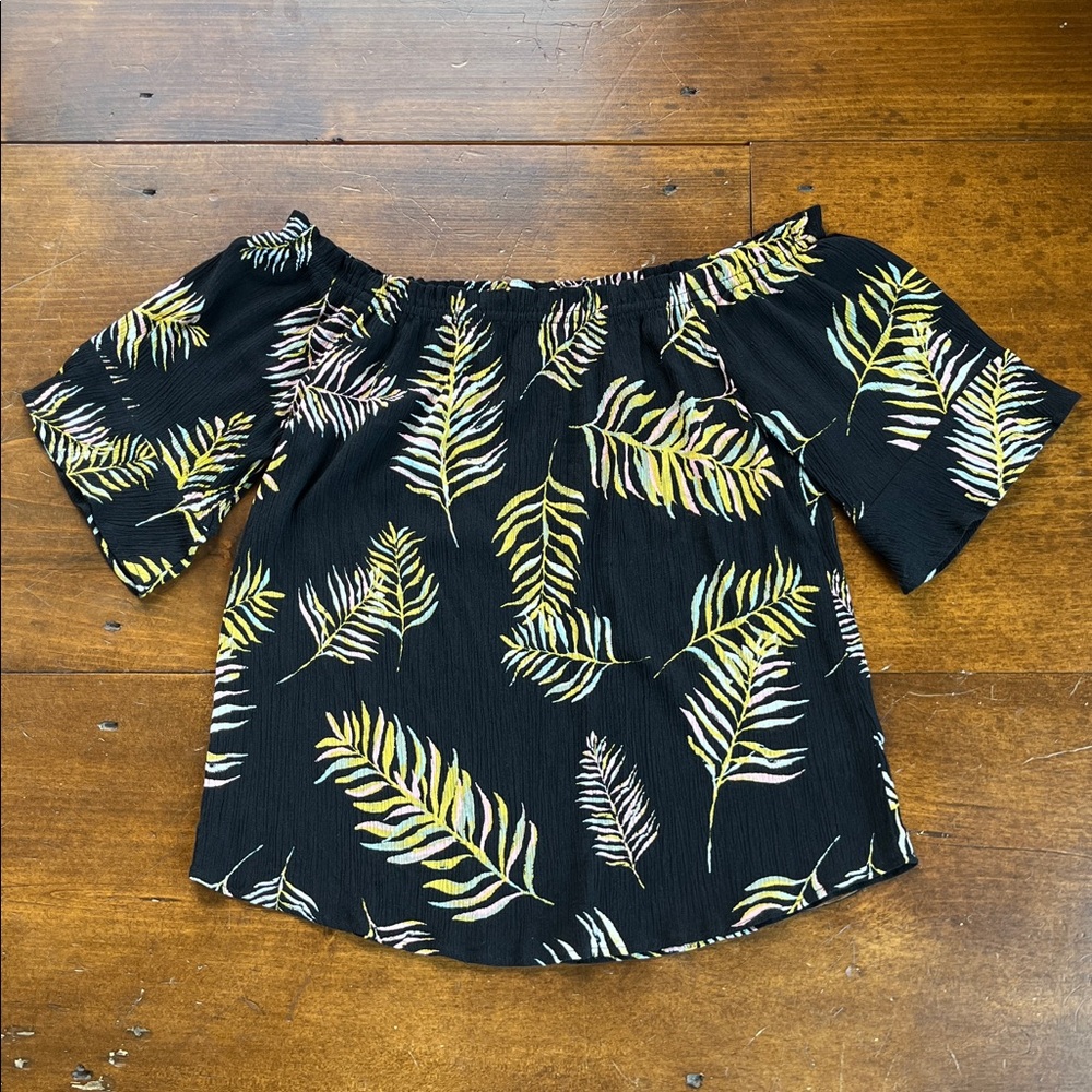 Maurices Fern Print Off The Shoulder Short Sleeve Top Sz M